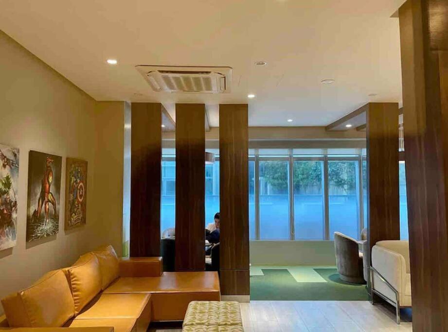 Apartment Elegant 1br Uptown Parksuites Bgc 200mbps/ Smart Tv Manila
