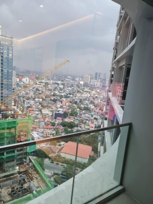 Apartment Elegant 1br Uptown Parksuites Bgc 200mbps/ Smart Tv *